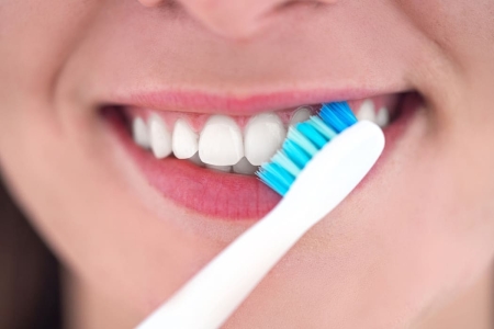 Zähne mit Salz putzen: Effektiv oder ein Mythos